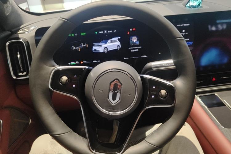 Used Hima AITO M8 2025 Extended-Range Ultra Version 53.4 kWh 6-Seater Edition Steering Wheel