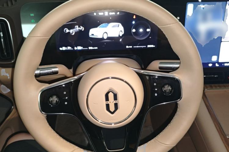 Used Hima AITO M8 2025 Extended-Range Ultra Version 53.4 kWh 6-Seater Edition Steering Wheel