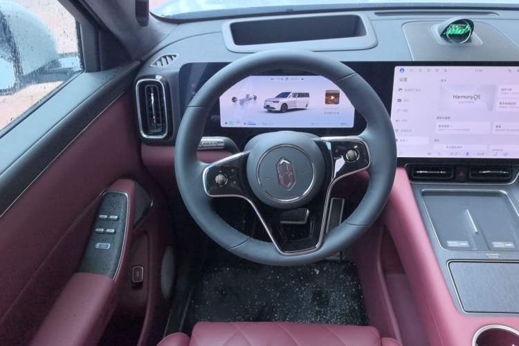Used Hima AITO M8 2025 Extended-Range Max+ Version 53.4 kWh 6-Seater Edition Steering Wheel