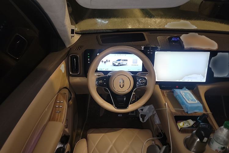 Used Hima AITO M8 2025 Extended-Range Max+ Version 53.4 kWh 6-Seater Edition Steering Wheel