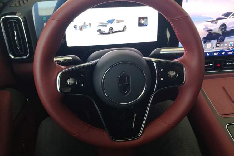 Used Hima AITO M8 2025 Extended-Range Ultra Version 53.4 kWh 6-Seater Edition Steering Wheel