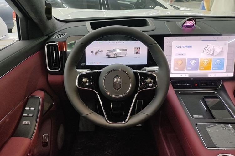 Used Hima AITO M8 2025 Extended-Range Max+ Version 53.4 kWh 5-Seater Edition Steering Wheel