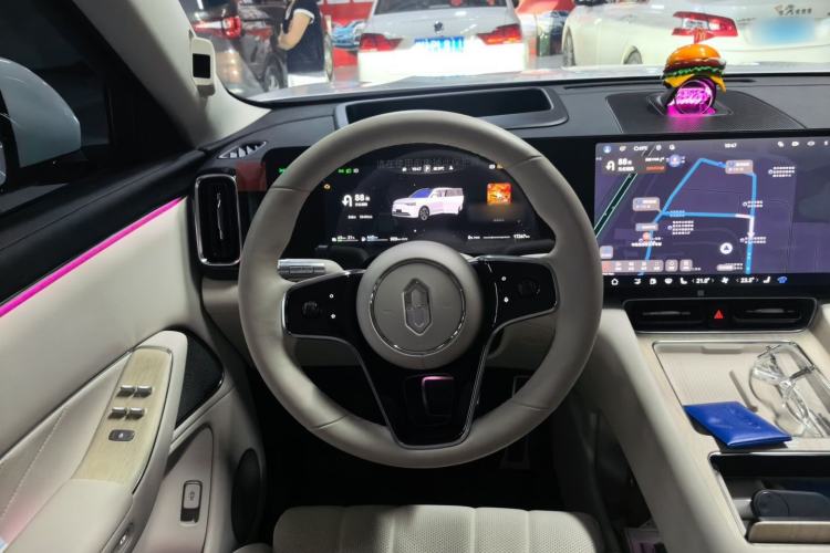 Used Hima AITO M8 2025 Extended-Range Max+ Version 53.4 kWh 5-Seater Edition Steering Wheel