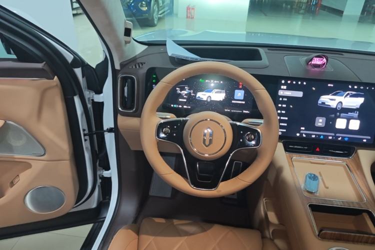 Used Hima AITO M8 2025 Model, Pure Electric Max+ Six-Seat Long-Range Version Steering Wheel