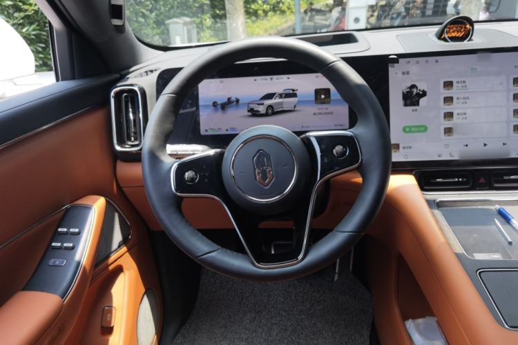 Used Hima AITO M8 2025 Extended-Range Max+ Version 53.4 kWh 5-Seater Edition Steering Wheel