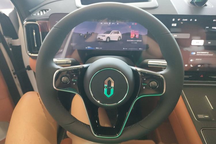 Used Hima AITO M8 2025 Extended-Range Max+ Version 53.4 kWh 6-Seater Edition Steering Wheel