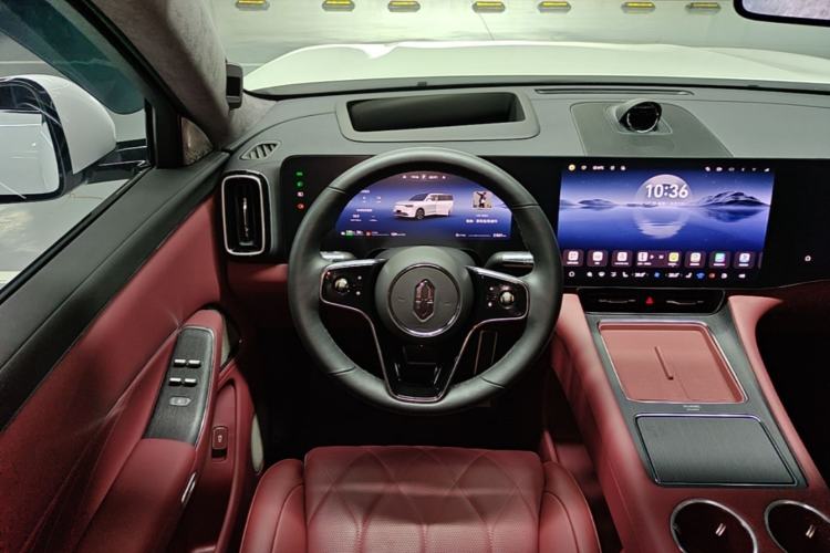 Used Hima AITO M8 2025 Extended-Range Max+ Version 53.4 kWh 5-Seater Edition Steering Wheel