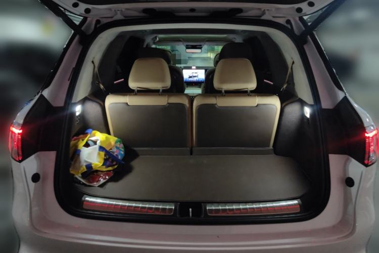 Used Hima AITO M8 2025 Extended-Range Ultra Version 53.4 kWh 6-Seater Edition Trunk