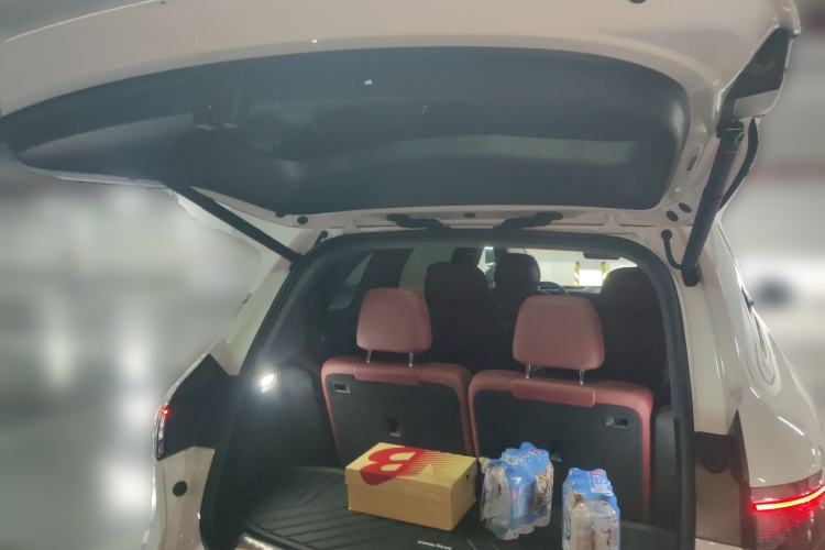 Used Hima AITO M8 2025 Extended-Range Ultra Version 53.4 kWh 6-Seater Edition Trunk