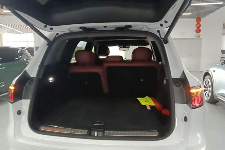 Used Hima AITO M8 2025 Extended-Range Max+ Version 53.4 kWh 5-Seater Edition Trunk
