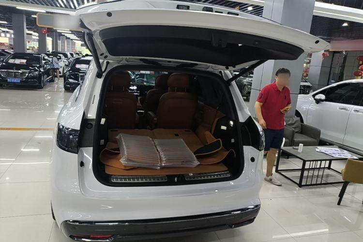 Used Hima AITO M8 2025 Extended-Range Max+ Version 53.4 kWh 6-Seater Edition Trunk
