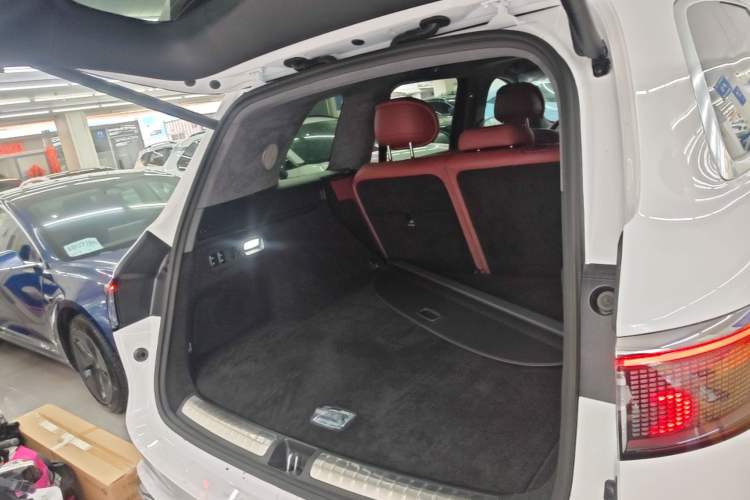 Used Hima AITO M8 2025 Model, Pure Electric Max+ Five-Seat All-Wheel-Drive Version Trunk