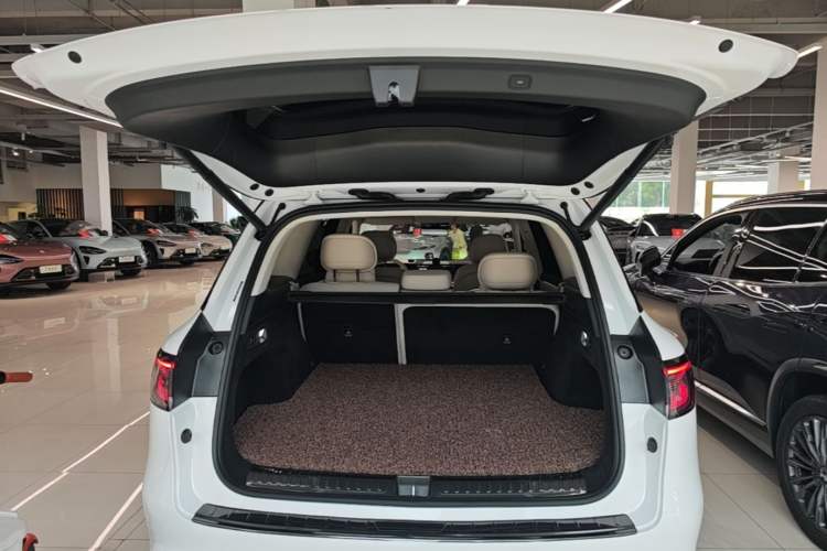 Used Hima AITO M8 2025 Extended-Range Max+ Version 53.4 kWh 6-Seater Edition Trunk