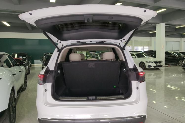 Used Hima AITO M8 2025 Model Pure Electric Max+ Five-Seat Long-Range Version Trunk