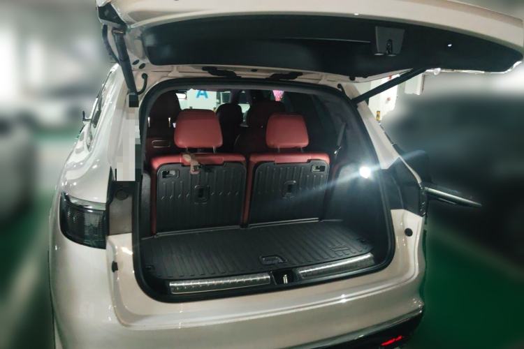 Used Hima AITO M8 2025 Extended-Range Max+ Version 53.4 kWh 6-Seater Edition Trunk