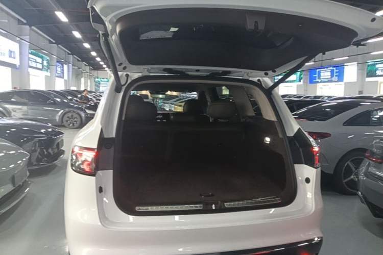 Used Hima AITO M8 2025 Model Pure Electric Max+ Five-Seat Long-Range Version Trunk
