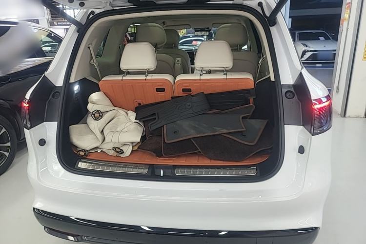 Used Hima AITO M8 2025 Extended-Range Max+ Version 53.4 kWh 6-Seater Edition Trunk