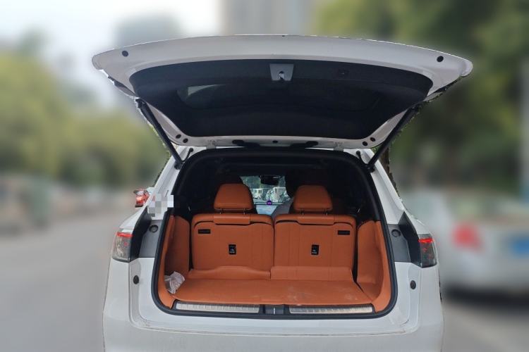 Used Hima AITO M8 2025 Extended-Range Max+ Version 53.4 kWh 6-Seater Edition Trunk