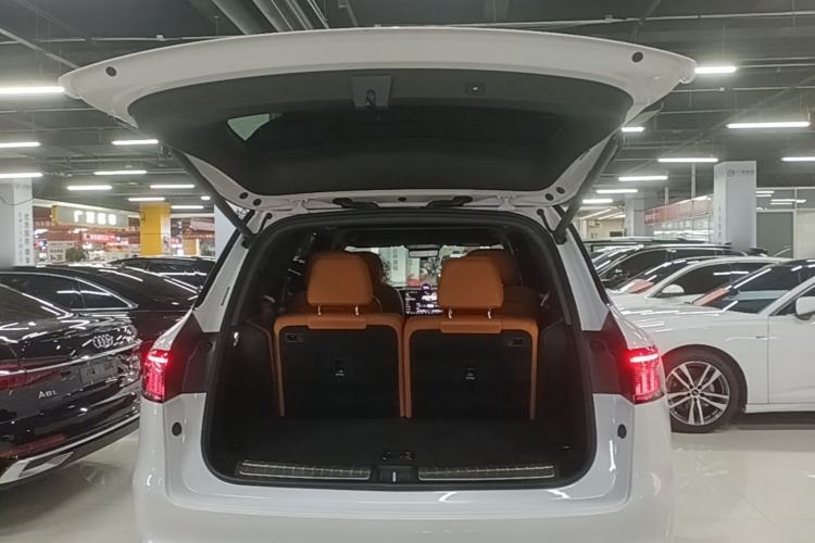 Used Hima AITO M8 2025 Extended-Range Max+ Version 53.4 kWh 6-Seater Edition Trunk