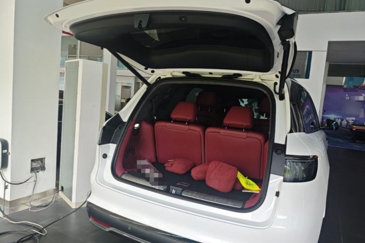 Used Hima AITO M8 2025 Extended-Range Max+ Version 53.4 kWh 6-Seater Edition Trunk