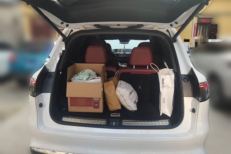 Used Hima AITO M8 2025 Extended-Range Ultra Version 53.4 kWh 6-Seater Edition Trunk