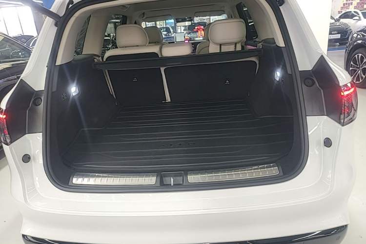 Used Hima AITO M8 2025 Extended-Range Max+ Version 53.4 kWh 5-Seater Edition Trunk