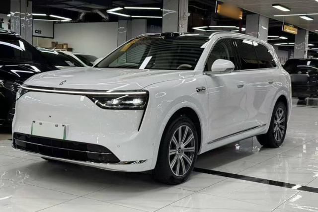 Ojetý Hima AITO M8 2025 Extended-Range Max Version 37 kWh 6-Seater