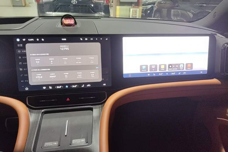 Used Hima AITO M9 2024 Range-Extended Ultra Version 42 kWh 6-Seater Model Audio And AC Panel