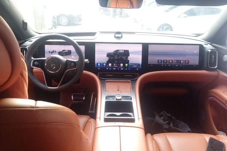 Used Hima AITO M9 2024 Range-Extended Ultra Version 42 kWh 6-Seater Model Center Console