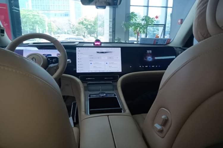 Used Hima AITO M9 2024 Range-Extended Ultra Version 52 kWh 5-Seater Model Center Console