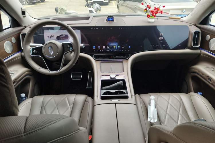 Used Hima AITO M9 2024 Range-Extended Max Edition 42 kWh 5-Seater Version Center Console