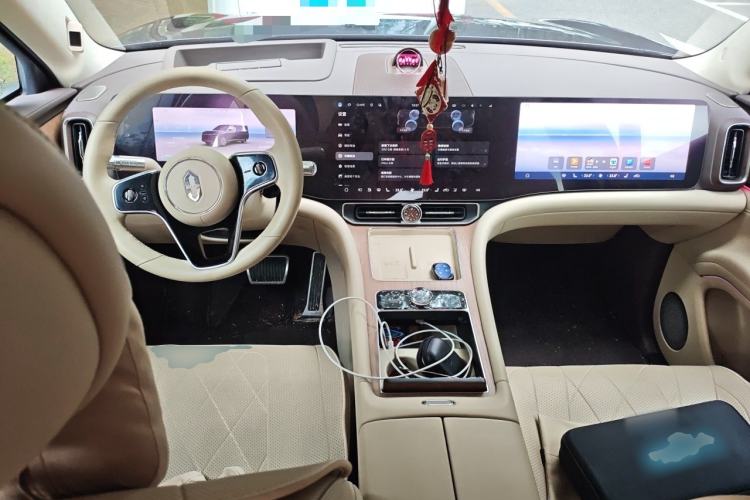Used Hima AITO M9 2024 Range-Extended Ultra Version 52 kWh 6-Seater Model Center Console