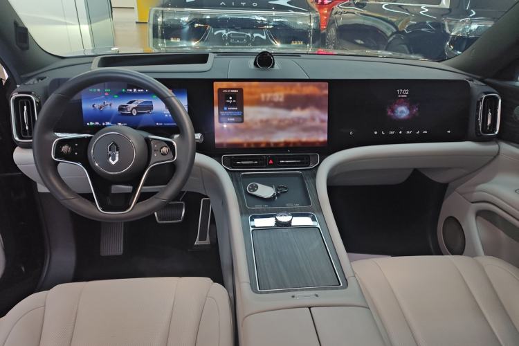 Used Hima AITO M9 2024 Range-Extended Max Edition 42 kWh 6-Seater Version Center Console