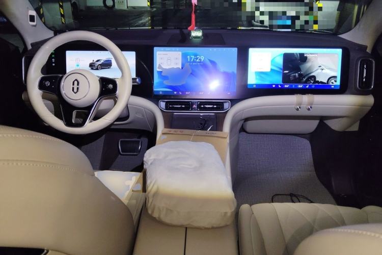 Used Hima AITO M9 2024 Range-Extended Ultra Version 52 kWh 6-Seater Model Center Console