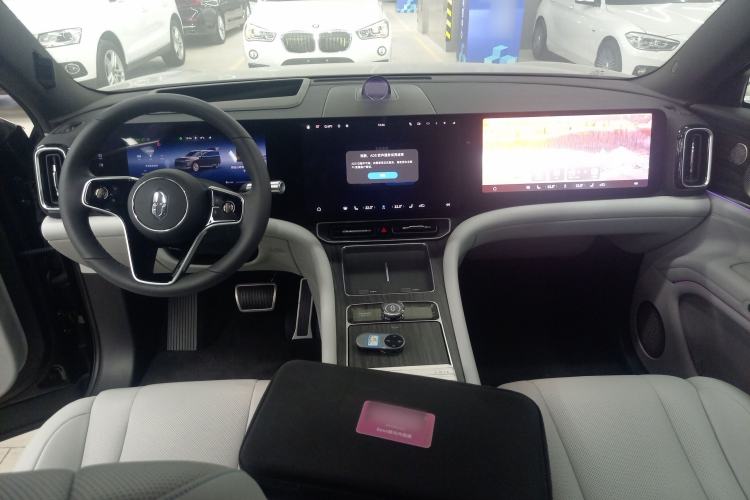 Used Hima AITO M9 2024 Range-Extended Ultra Version 42 kWh 6-Seater Model Center Console