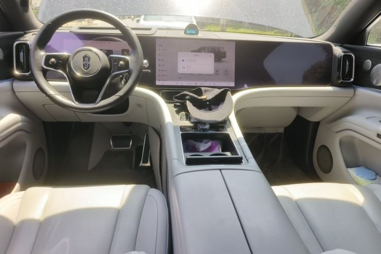 Used Hima AITO M9 2024 Range-Extended Ultra Version 42 kWh 6-Seater Model Center Console
