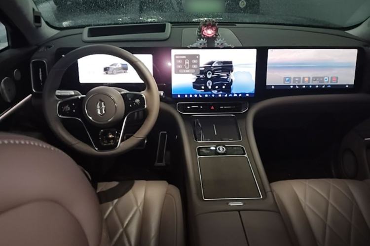 Used Hima AITO M9 2024 Range-Extended Ultra Version 52 kWh 5-Seater Model Center Console
