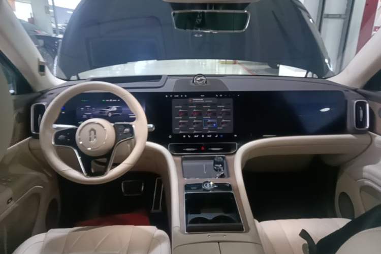 Used Hima AITO M9 2024 Range-Extended Ultra Version 42 kWh 6-Seater Model Center Console