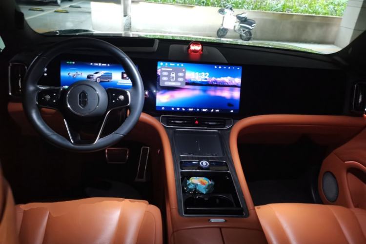 Used Hima AITO M9 2024 Range-Extended Ultra Version 42 kWh 6-Seater Model Center Console