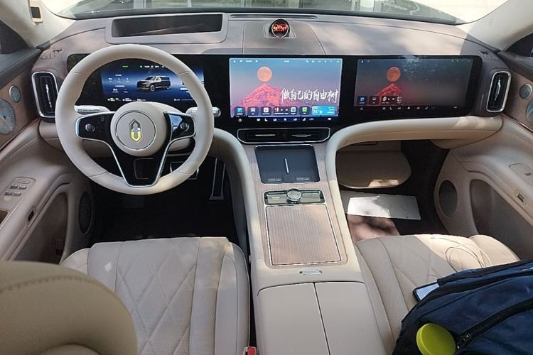 Used Hima AITO M9 2024 Range-Extended Ultra Version 42 kWh 6-Seater Model Center Console