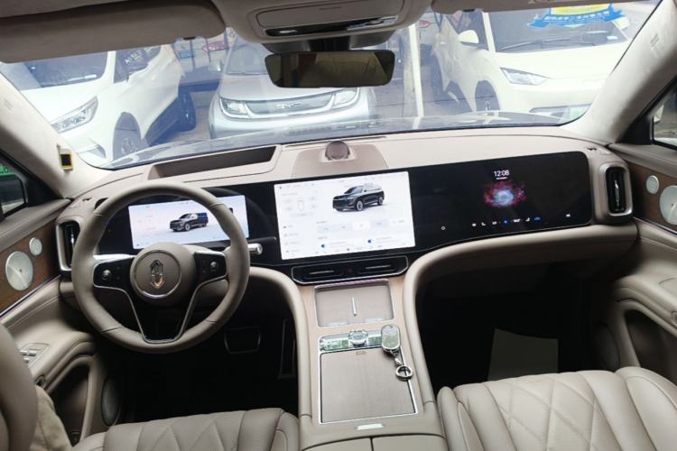 Used Hima AITO M9 2024 Range-Extended Ultra Version 52 kWh 6-Seater Model Center Console