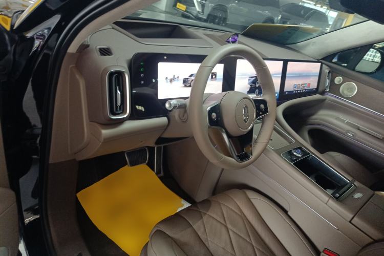 Used Hima AITO M9 2024 Range-Extended Ultra Version 52 kWh 6-Seater Model Center Console