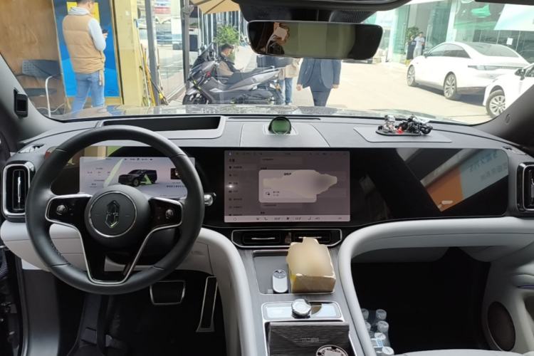 Used Hima AITO M9 2024 Range-Extended Ultra Version 52 kWh 6-Seater Model Center Console