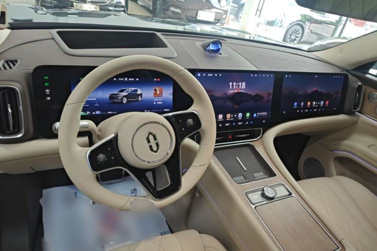 Used Hima AITO M9 2024 Range-Extended Max Edition 42 kWh 6-Seater Version Center Console