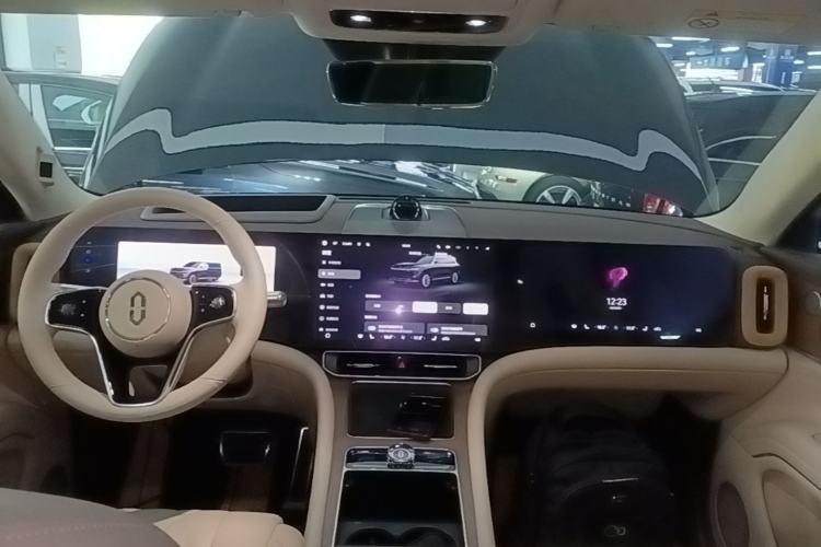 Used Hima AITO M9 2024 Range-Extended Ultra Version 42 kWh 6-Seater Model Center Console