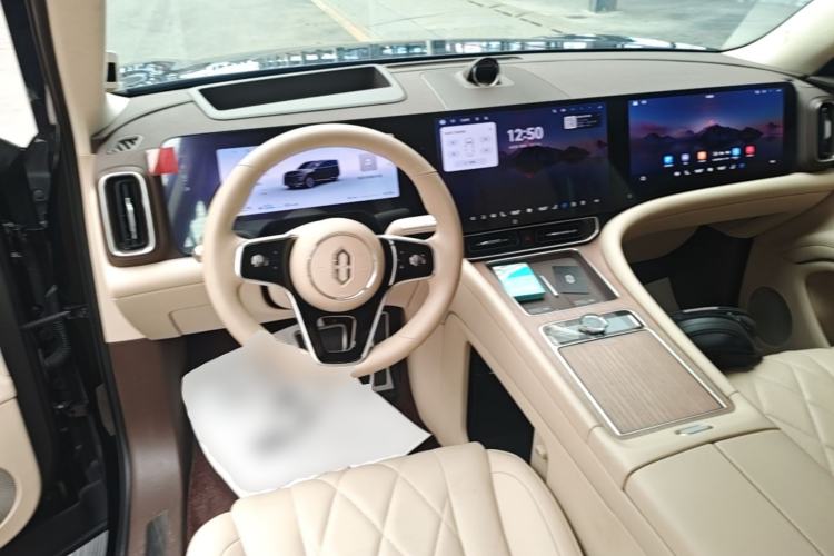 Used Hima AITO M9 2024 Range-Extended Ultra Version 42 kWh 6-Seater Model Center Console