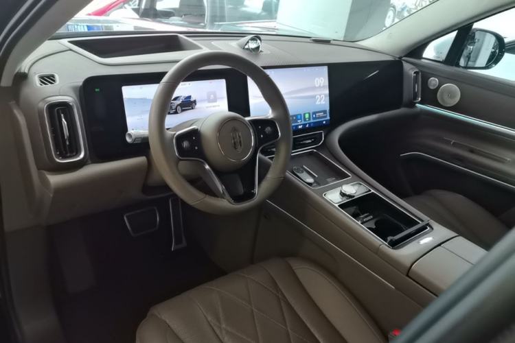 Used Hima AITO M9 2024 Range-Extended Ultra Version 52 kWh 5-Seater Model Center Console