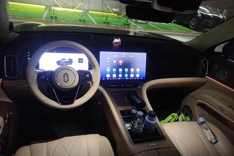 Used Hima AITO M9 2024 Range-Extended Max Edition 42 kWh 5-Seater Version Center Console