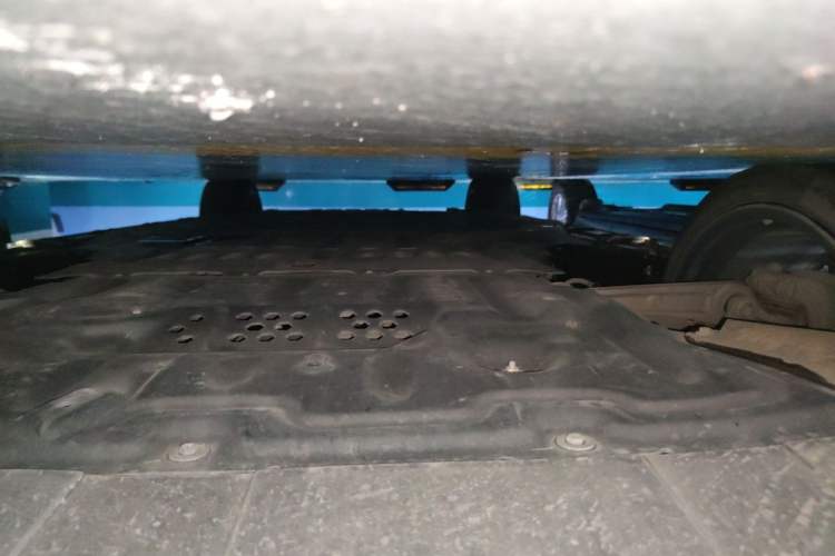 Used Hima AITO M9 2024 Range-Extended Ultra Version 42 kWh 6-Seater Model Chassis Front