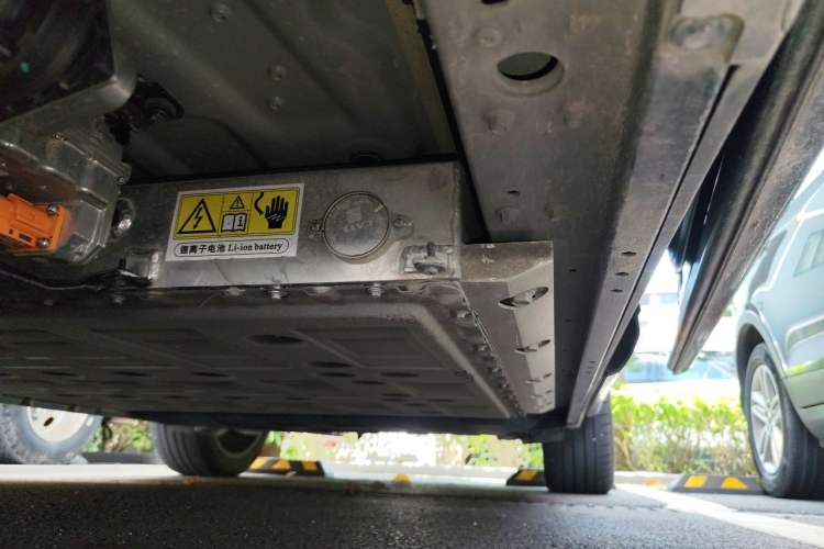 Used Hima AITO M9 2024 Range-Extended Ultra Version 42 kWh 6-Seater Model Chassis Front Left